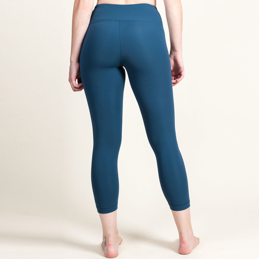 Prisma always has something new to offer its consumers. Get the latest  range of #leggings capri that is especially suita…